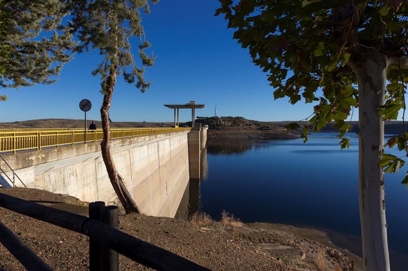  A trip to the reservoir of La Serena, the largest in Spain, in the midst of drought